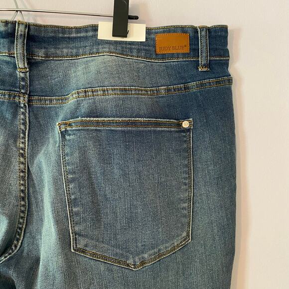 NWT Judy Blue Women's size 24W Relaxed Fit Mid Rise Medium Wash Jeans Stretchy - Picture 7 of 13